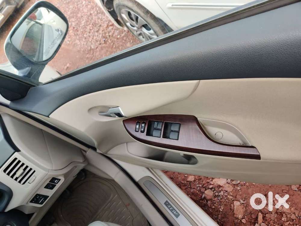 Toyota Corolla Altis, September 2012