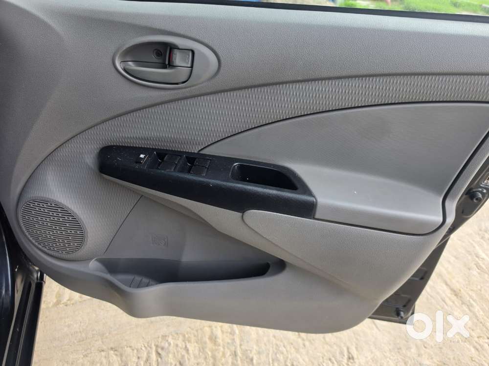Toyota Etios, 2011, Petrol