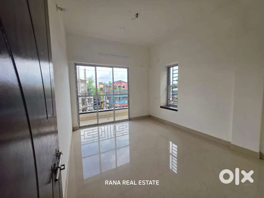Office space rent in Thakurpukur on M.G.Road 1st & 2nd floor available
