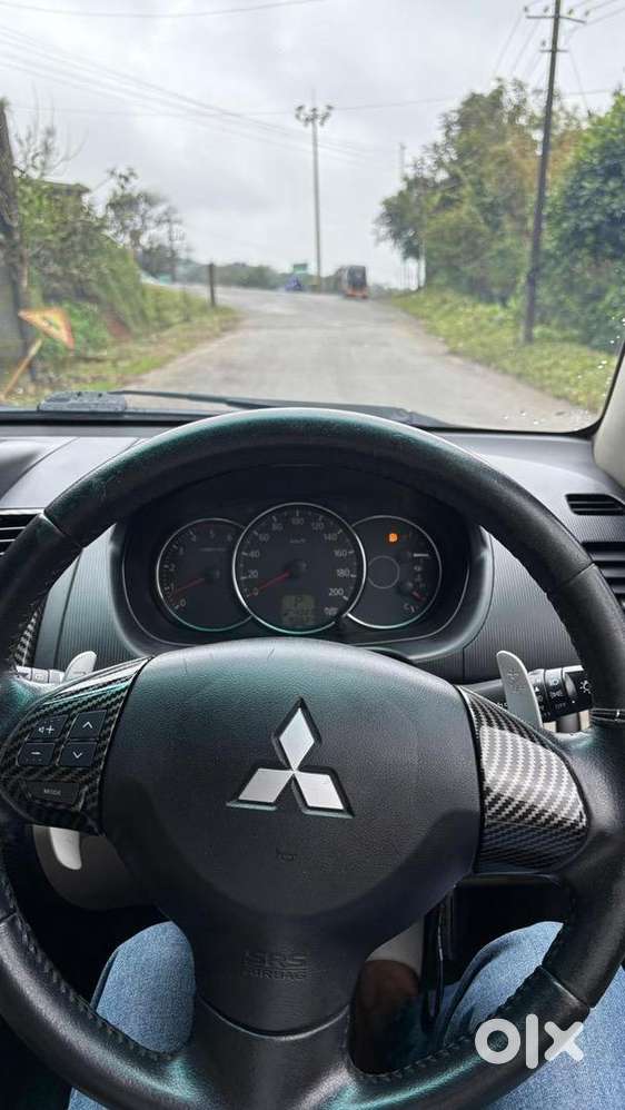 Mitsubishi Pajero Sport 2015