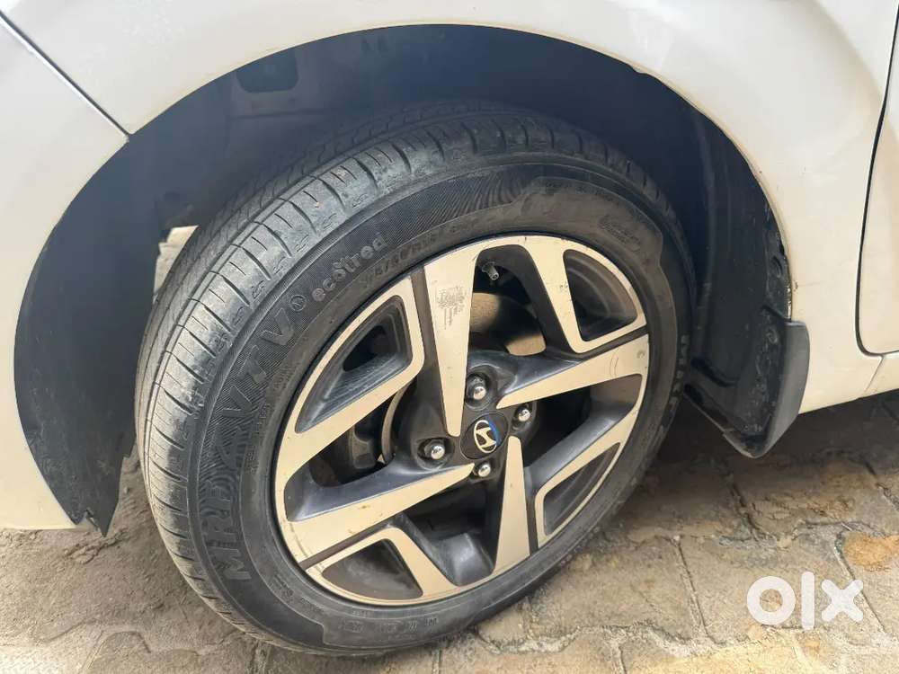 Hyundai Aura Sx 2023