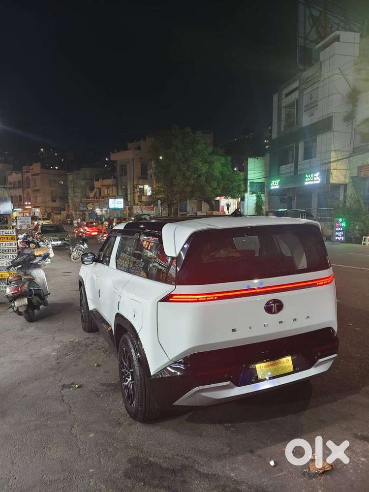 Tata Sierra Smart Plus Petrol With Premium Alloys And Interior