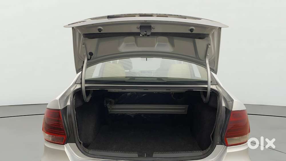 Volkswagen Vento 2013-2015 1.6 Highline, 2016, Petrol