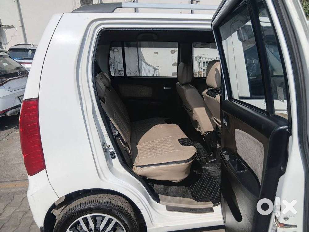 Maruti Suzuki Wagon R Vxi Amt1.2, 2018, Petrol