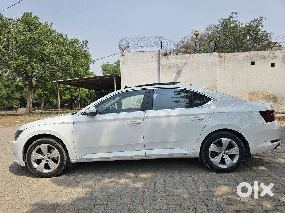 Skoda Superb Style 1.8 Tsi Mt, 2018, Petrol