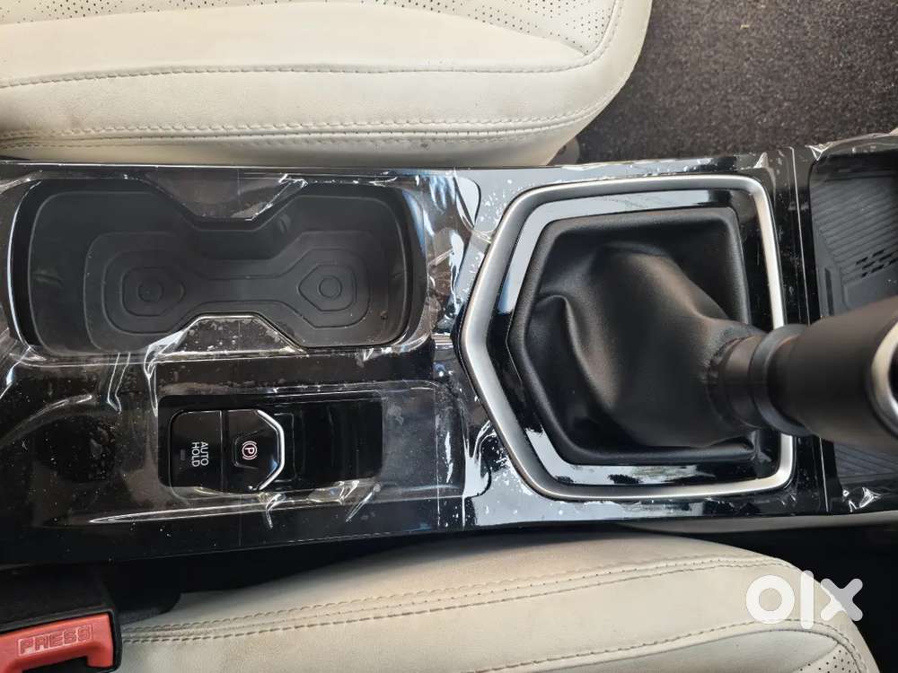 Mahindra Xuv 3xo Ax7l Tgdi Petrol Manual, Purchased In November 2024