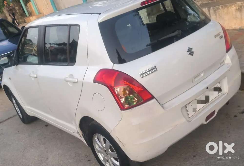 Maruti Suzuki Swift 2010 1.3 Zxi
