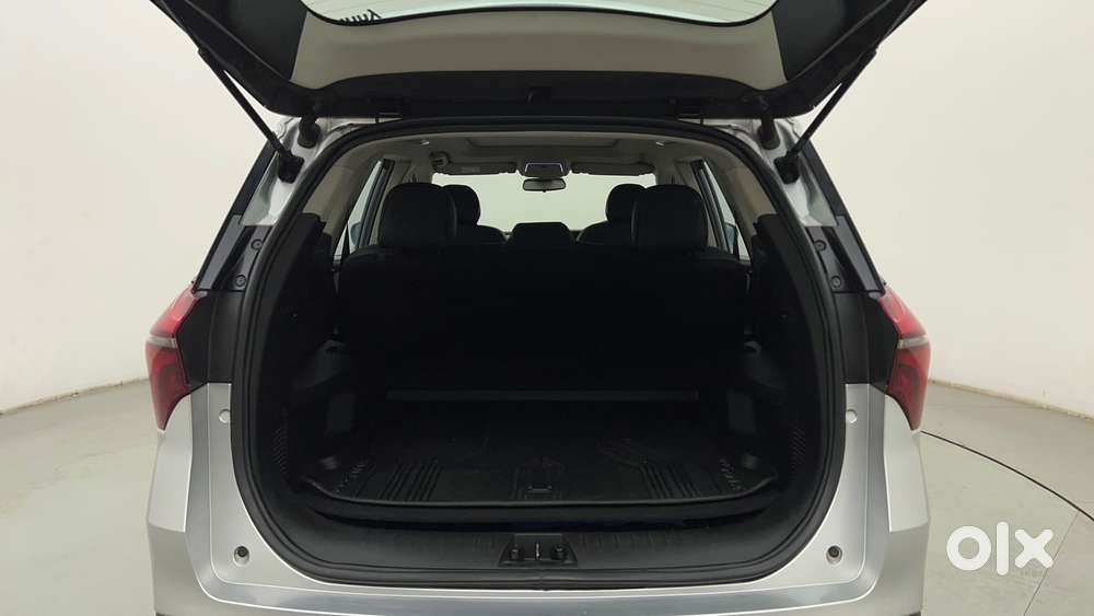 Mahindra Xuv700 2.2 Ax 5 Diesel At Str, 2022, Diesel