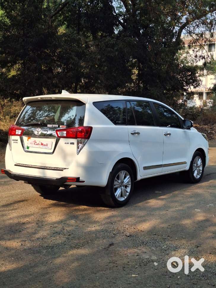 Toyota Innova Crysta 2.8 Zx At 7 Seater, 2016, Diesel
