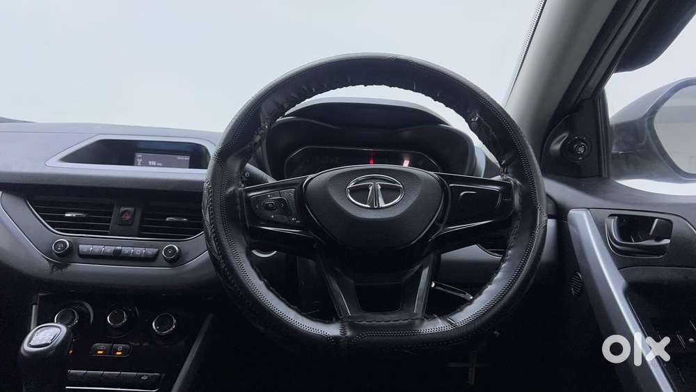 Tata Nexon 1.5 Revotorq Xm (s), 2022, Diesel
