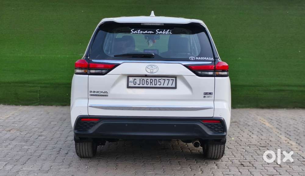 Toyota Innova Hycross 2.0 Zx Hybrid 7 Str, 2025, Petrol