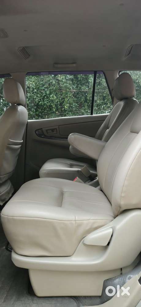Toyota Innova 2.5 G4 Diesel 7-seater, 2010, Diesel
