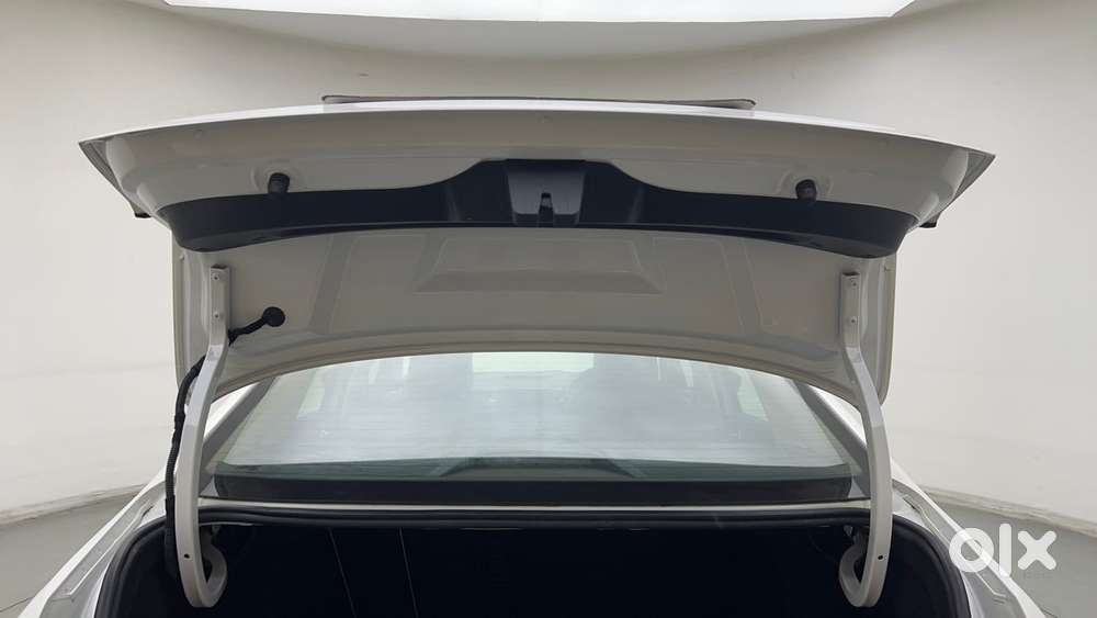 Skoda Slavia Ambition 1.0l Tsi Mt, 2022, Petrol