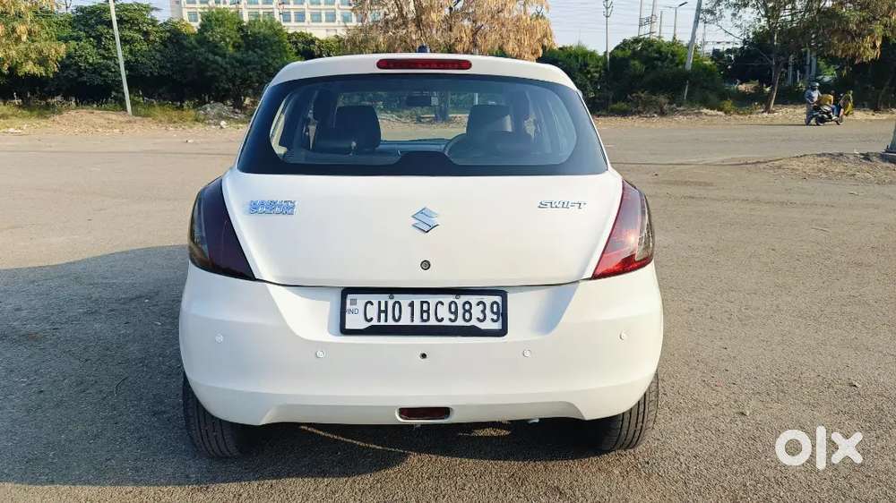 Maruti Suzuki Swift Vxi 2015 Manual With Alloy And Projector Head Lamp
