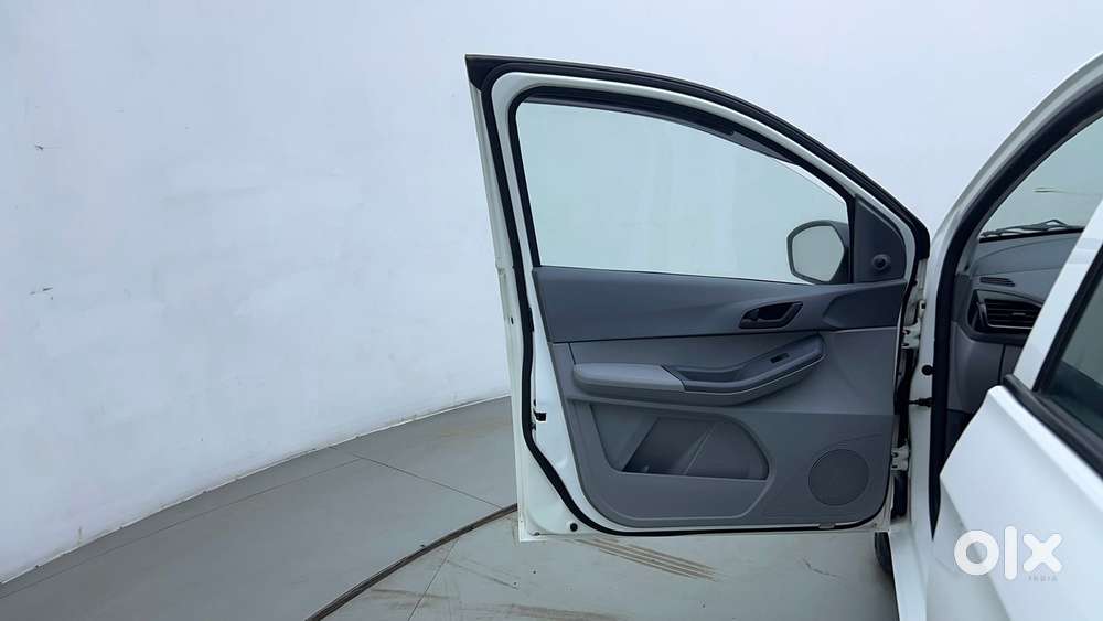 Tata Tigor Xm, 2023, Petrol