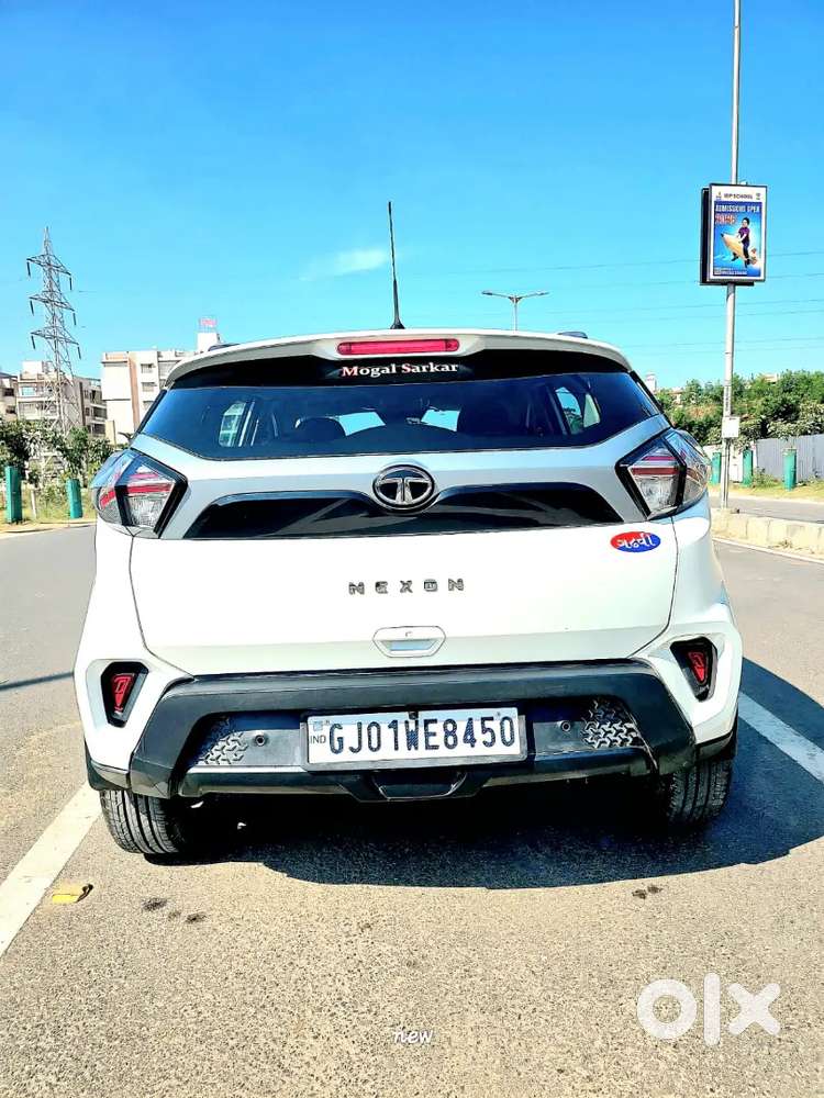 Tata Nexon Diesel Sunroof Automatic