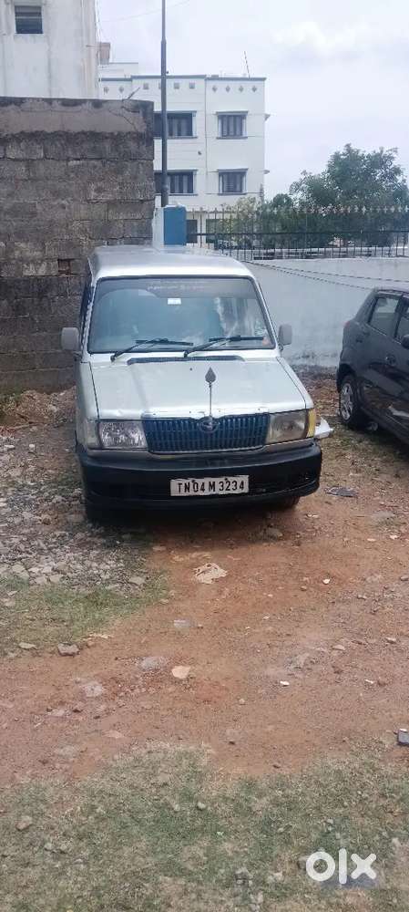 Toyota Qualis Diesel 2004, Ac, Ps, Remote Lock