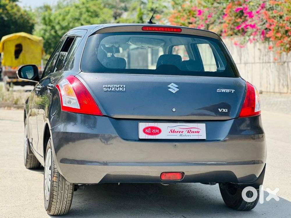Maruti Suzuki Swift Vxi + Manual, 2017, Petrol