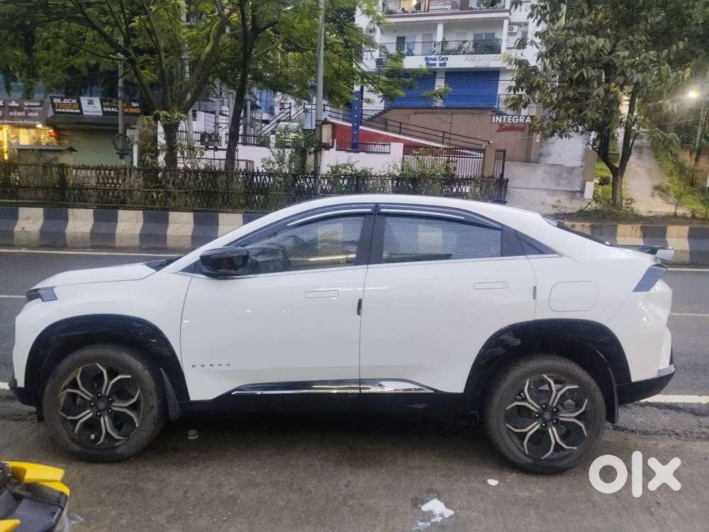 Tata Curvv Creative 1.2 Revotron Petrol 6mt, 2025, Petrol