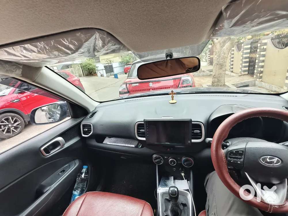 Hyundai Venue 2021 Petrol 34200 Km Driven