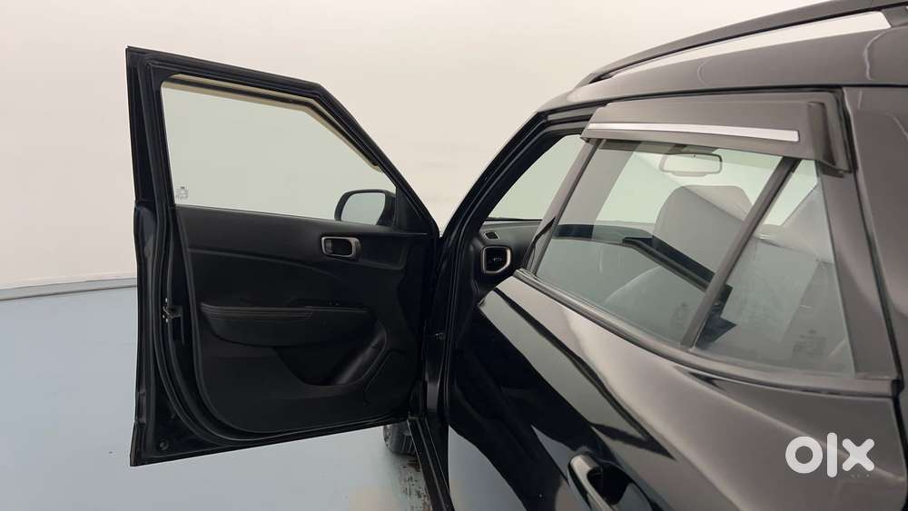 Hyundai Venue Sx Knight Edition Mt, 2023, Petrol