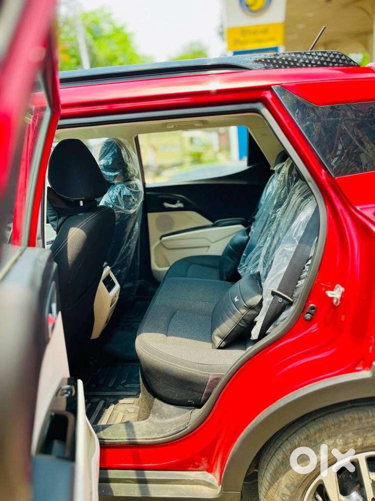 Mahindra Xuv 3xo Ax5 Pm Mt, 2024, Petrol