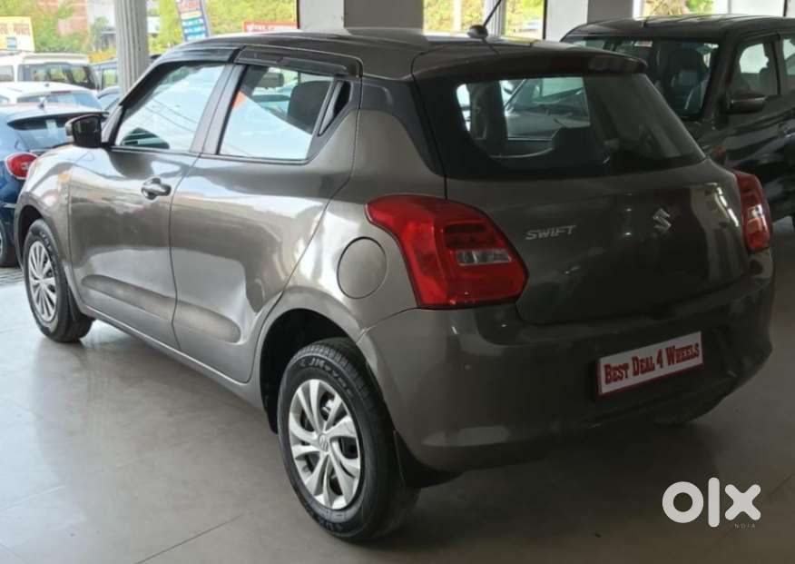 Maruti Suzuki Swift Vxi + Manual, 2022, Petrol