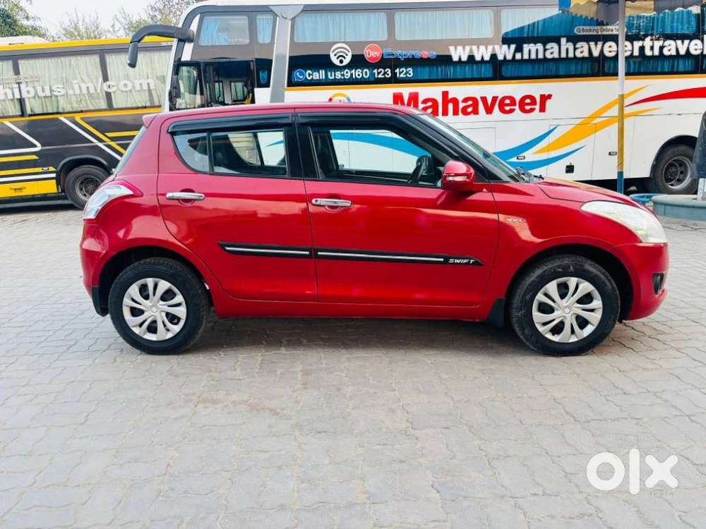 Maruti Suzuki Swift Vxi + Manual, 2012, Petrol