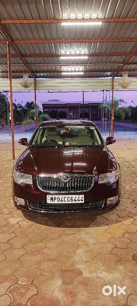 Skoda Superb Elegance 1.8 At