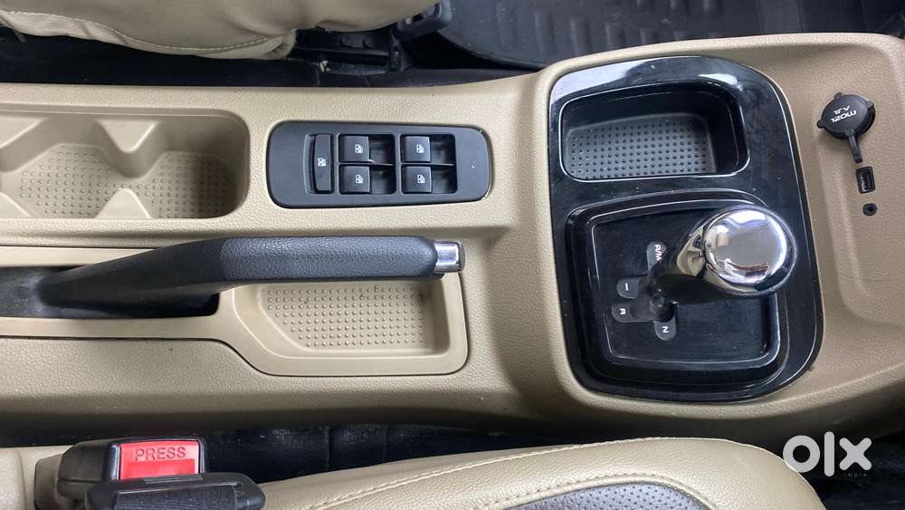 Mahindra Tuv 300 T8 Amt, 2017, Diesel