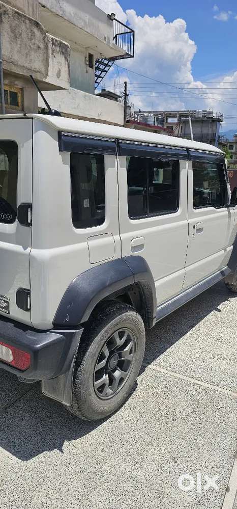 Jimny Alpha At Maruti 2024 White Colour