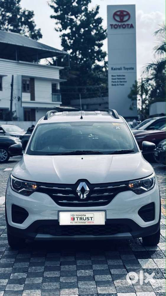 Renault Triber Rxt, 2022, Petrol