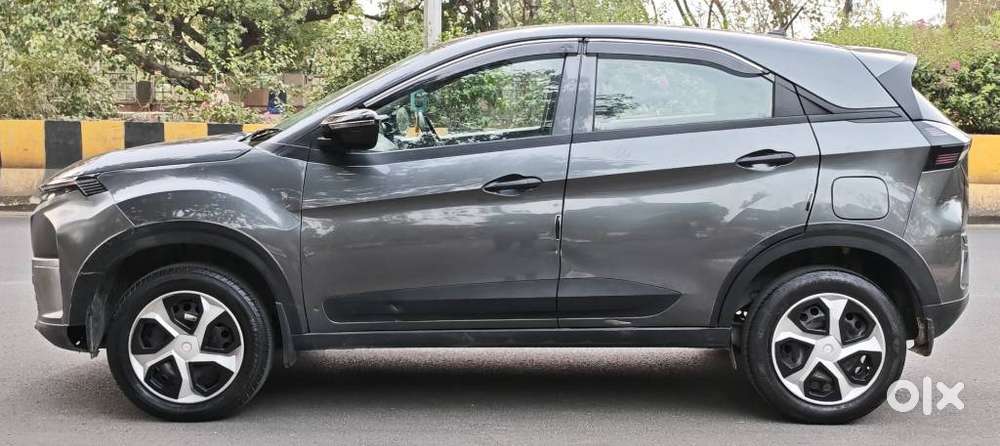 Tata Nexon Smart Plus1.2 Revotron Petrol 5 Mt, 2025, Cng & Hybrids