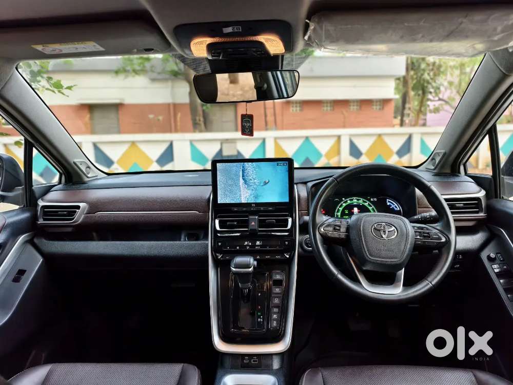 Toyota Innova Hycross Zx Hybrid Just 26000km