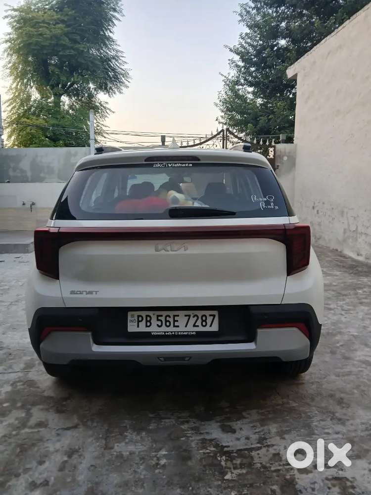 Kia Sonet 2025 Petrol 6000 Km Driven