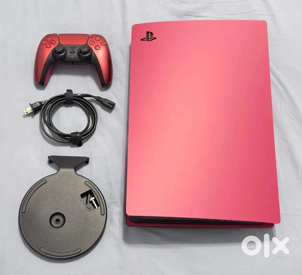 PS5 Digital Edition w/ Cosmic Red Plates & Volcanic Red Controller (Se