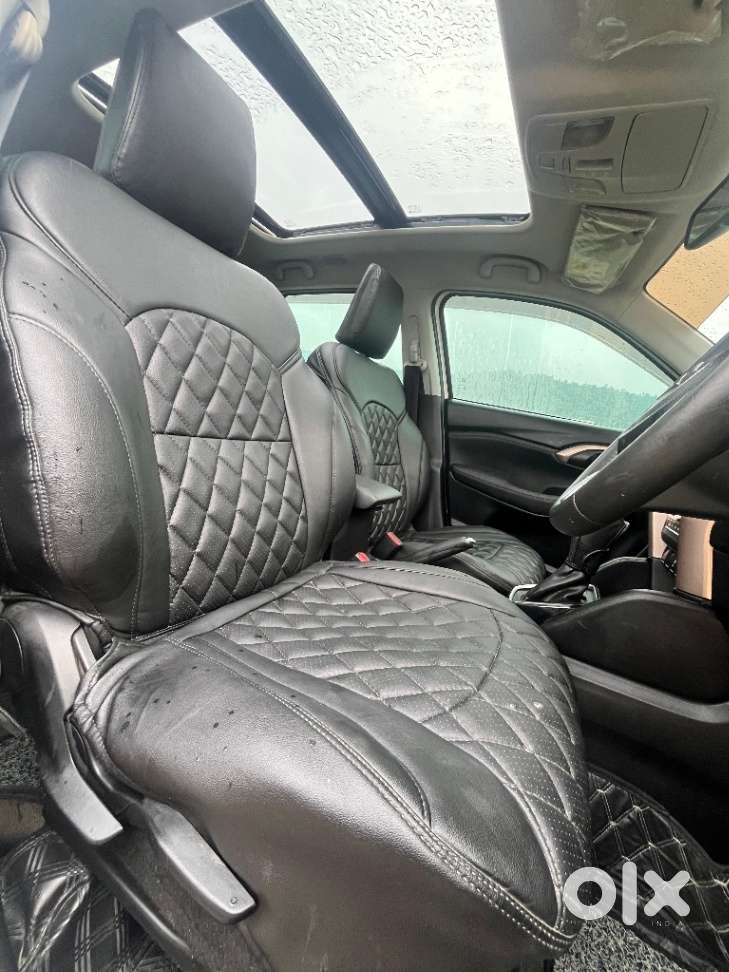 Maruti Suzuki Grand Vitara 1.5 Alpha Plus Intelligent Hybrid Ecvt, 2..