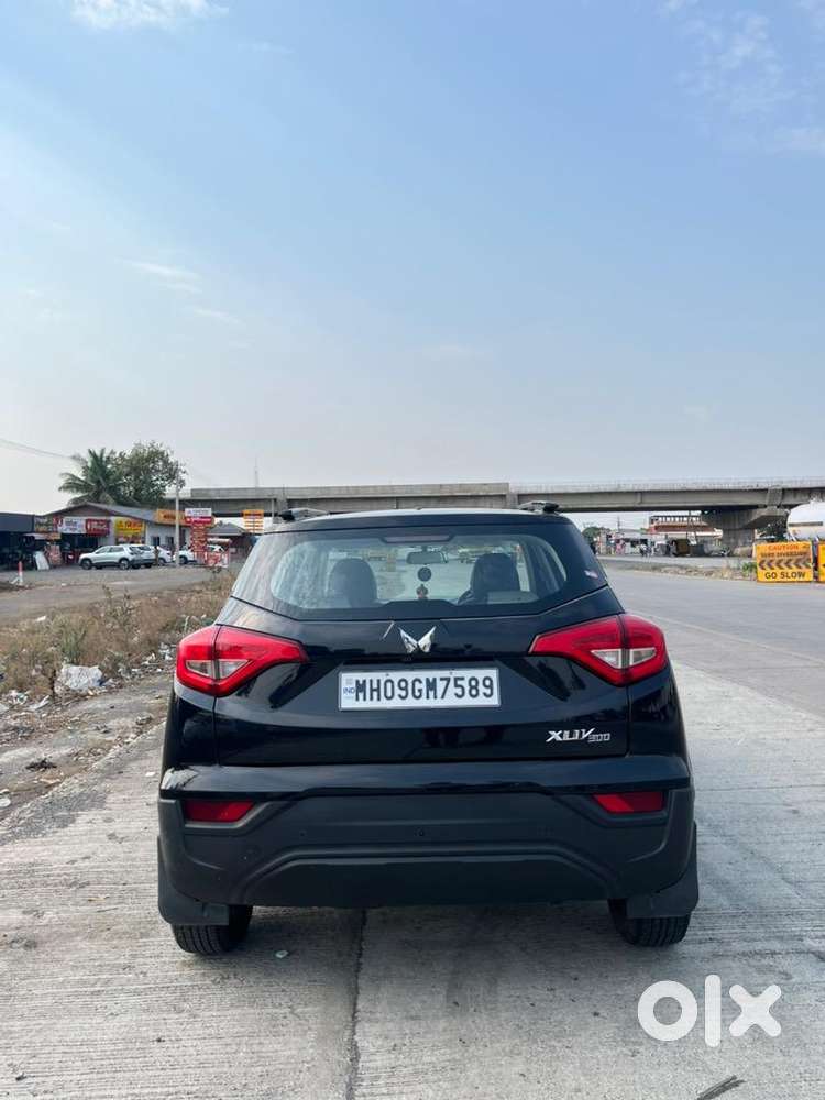 Mahindra Xuv300 2024 Diesel Well Maintained