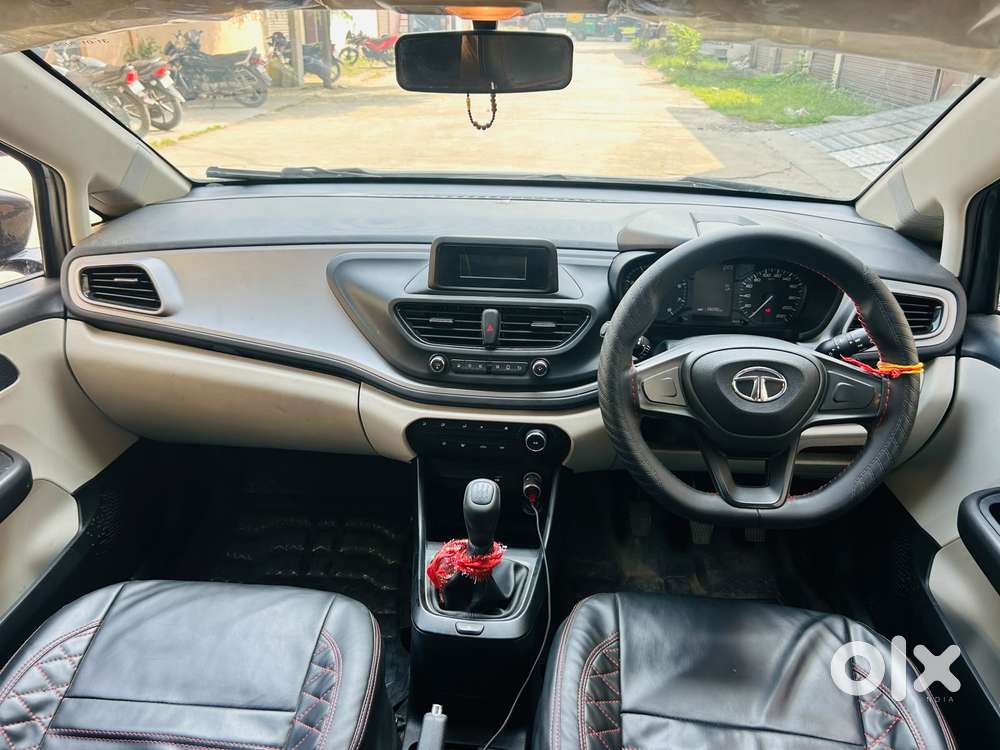 Tata Altroz 1.2 Xe Plus Petrol, 2024, Petrol