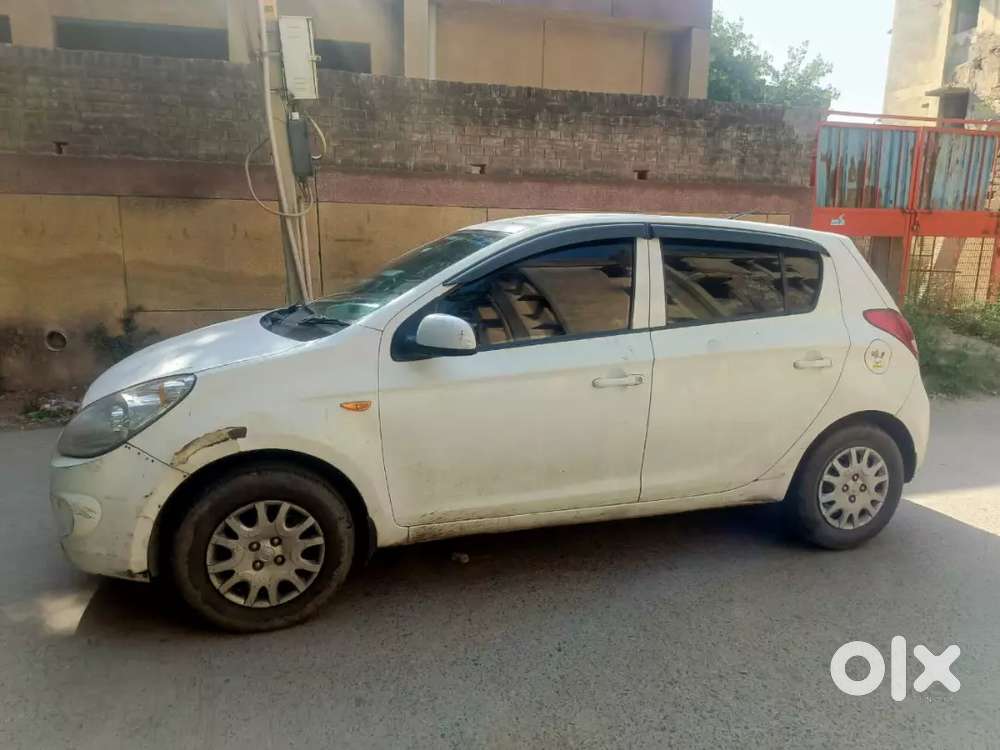 Hyundai I20 2011 Petrol 64000 Km Driven