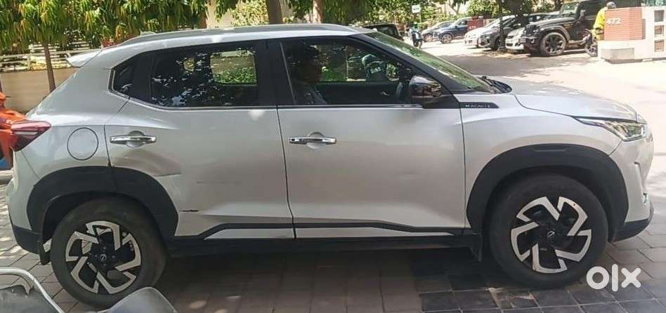 Nissan Magnite 1.0 Xv Premium, 2023, Petrol