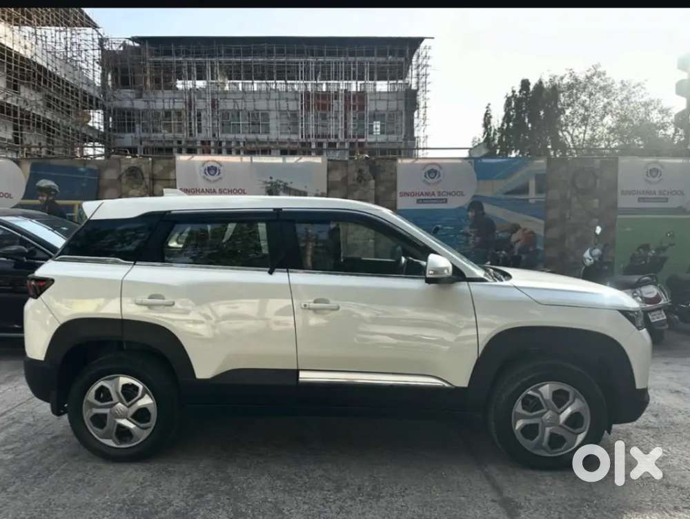 Maruti Brezza Lxi 2024 Sell