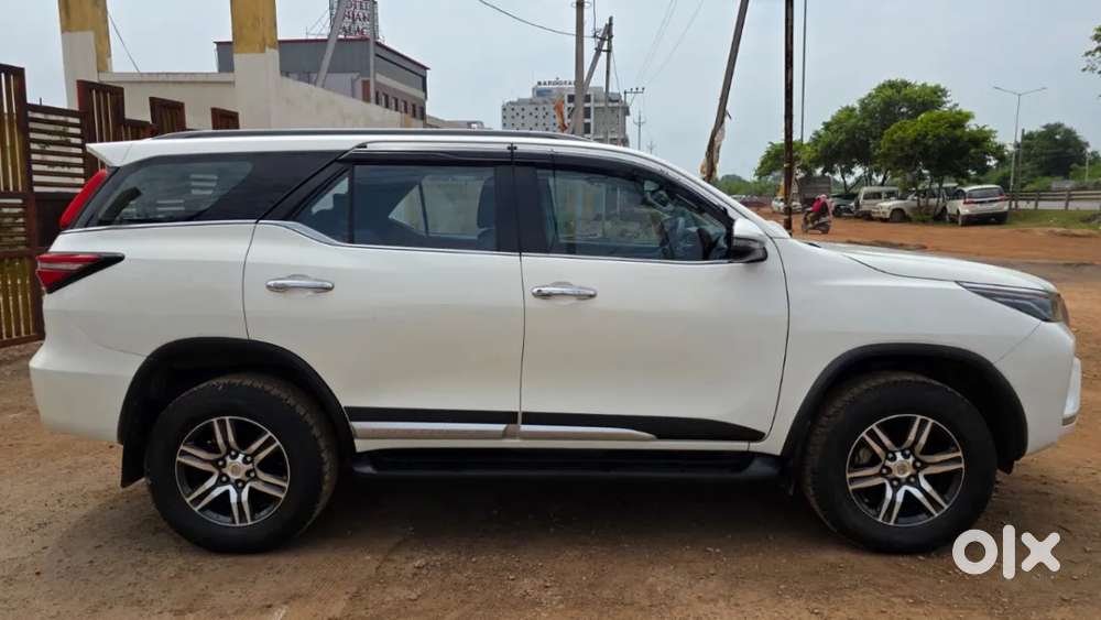 Toyota Fortuner 4x2 At, 2023, Diesel
