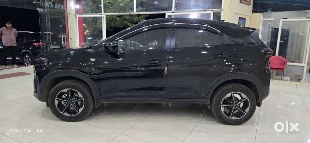 Tata Nexon 1.5 Revotorq Xza Plus (l) Dark Edition, 2026, Petrol