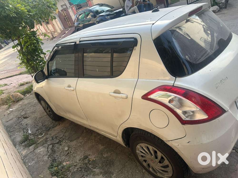 Swift Vxi 2011 Year  Price 1,35000