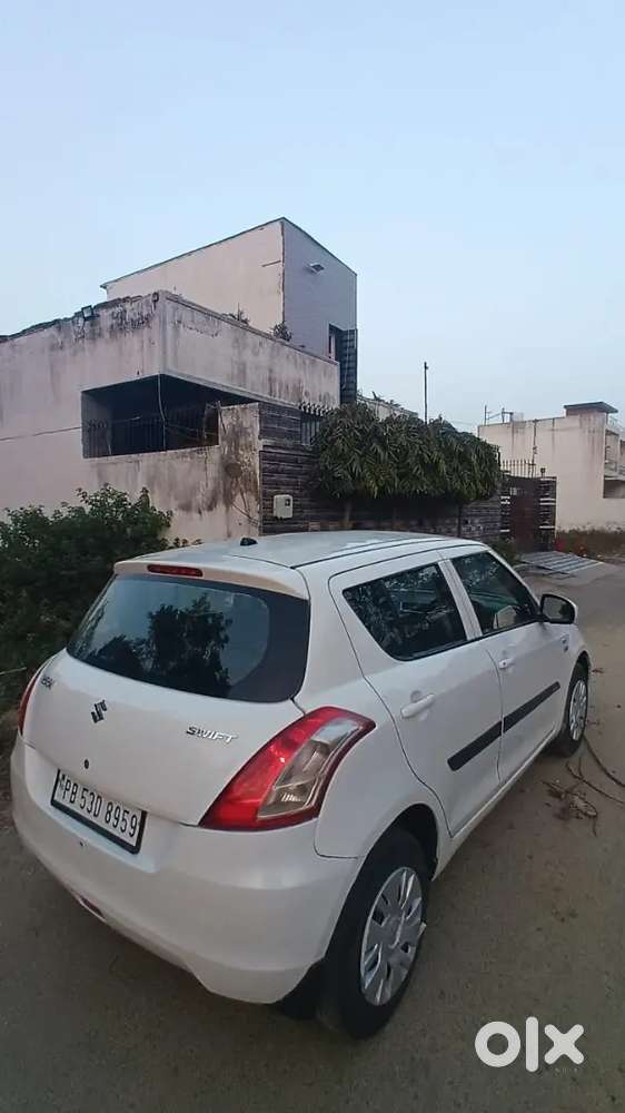 Maruti Suzuki Swift 2015 Diesel 77000 Km Driven