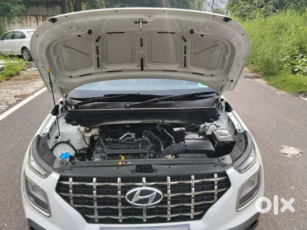 Hyundai Venue S Petrol 2021only 23000km Run Showroom Condition