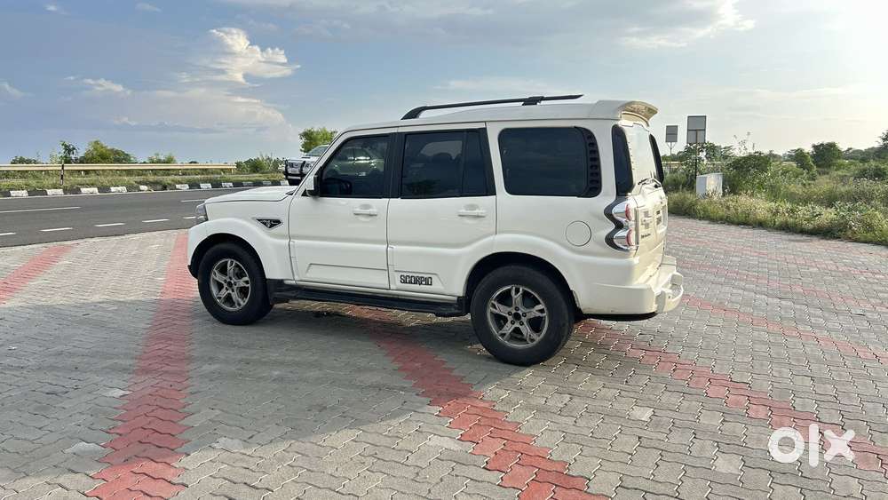 Mahindra Scorpio Intelli Hybrid S10 4wd, 2015, Diesel