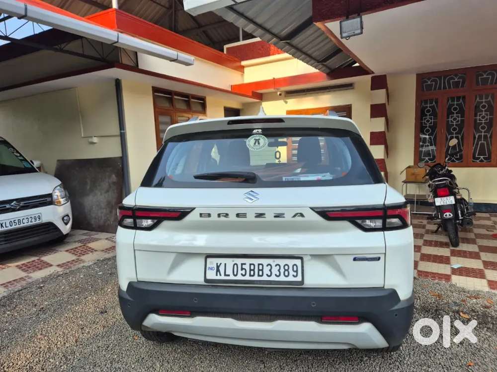 Maruti Breeza Zxi Smart Hybrid Automatic 2023 September