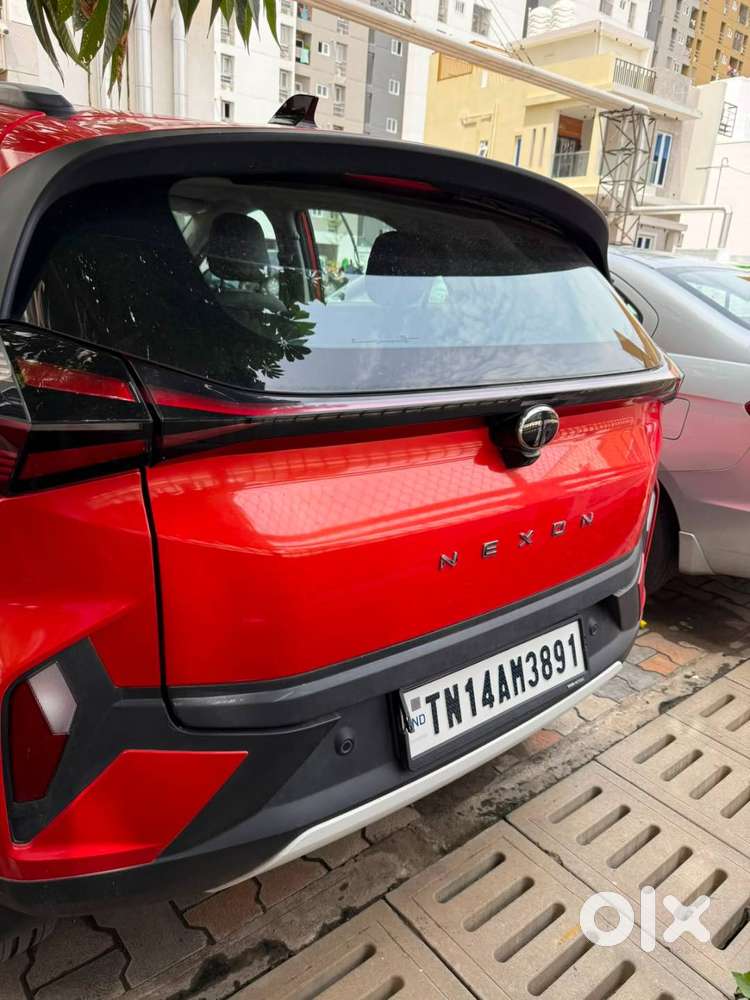 Only 4000kms Excellent Working - Tata Nexon